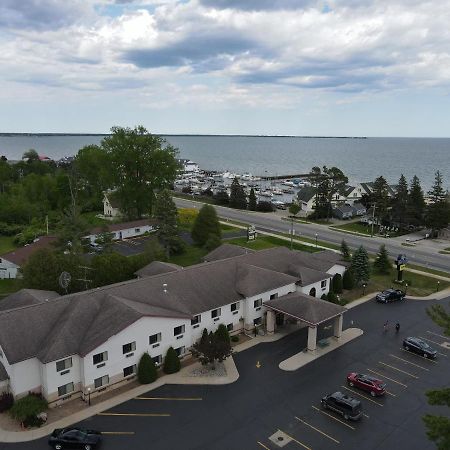 Bay Inn Тауас Сити Екстериор снимка