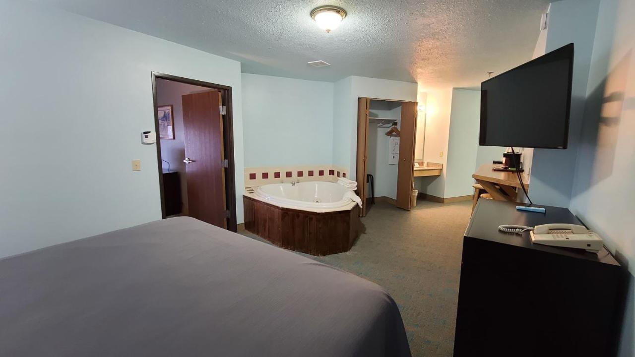 Bay Inn Тауас Сити Екстериор снимка