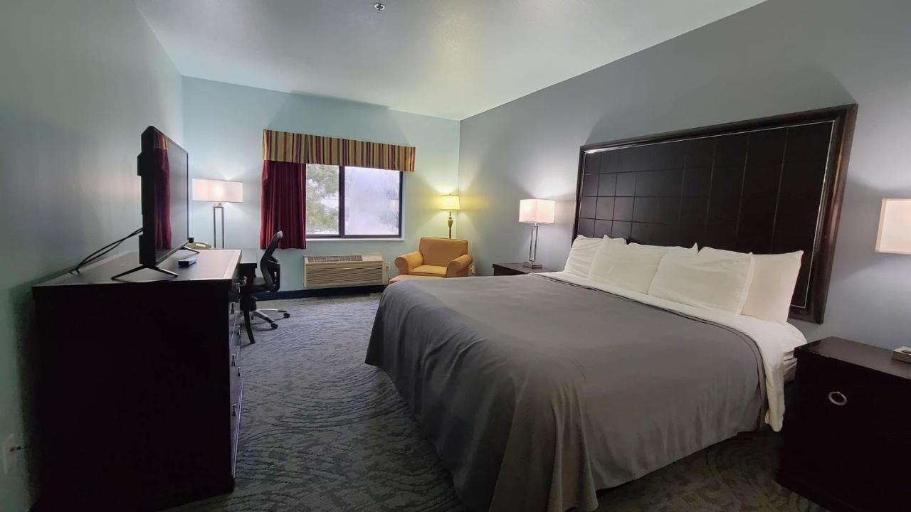 Bay Inn Тауас Сити Екстериор снимка