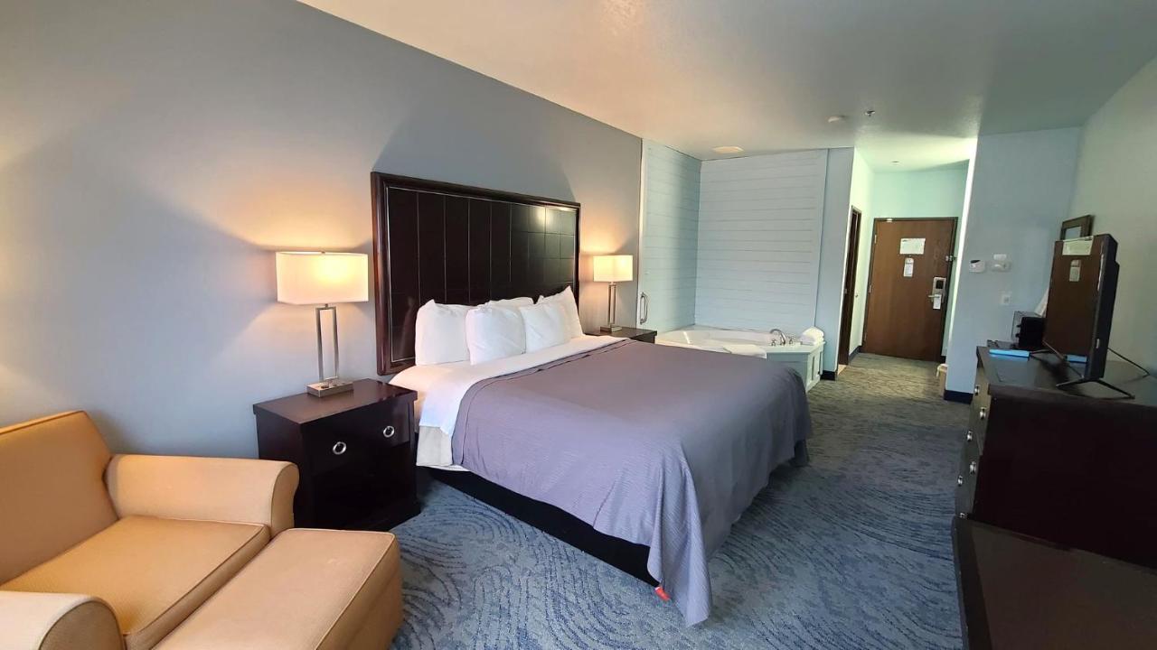 Bay Inn Тауас Сити Екстериор снимка