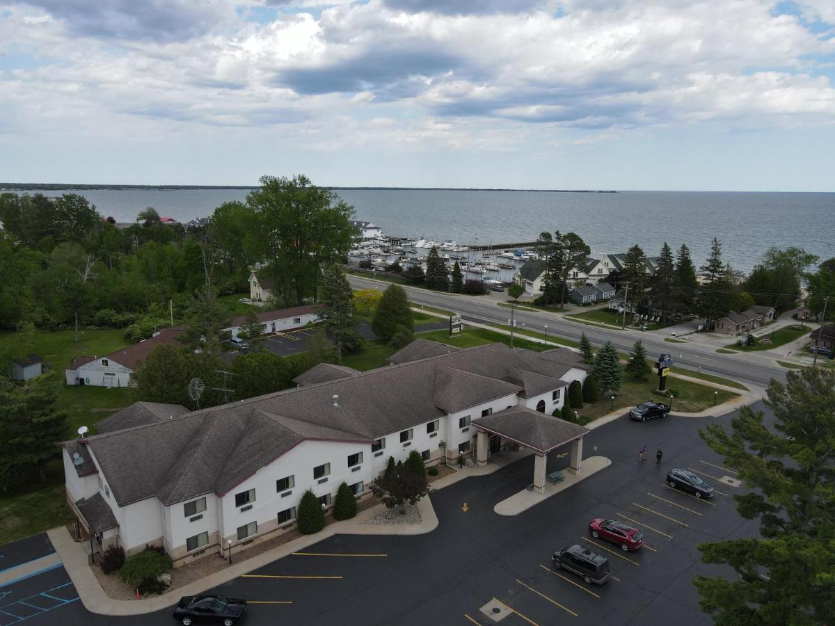 Bay Inn Тауас Сити Екстериор снимка
